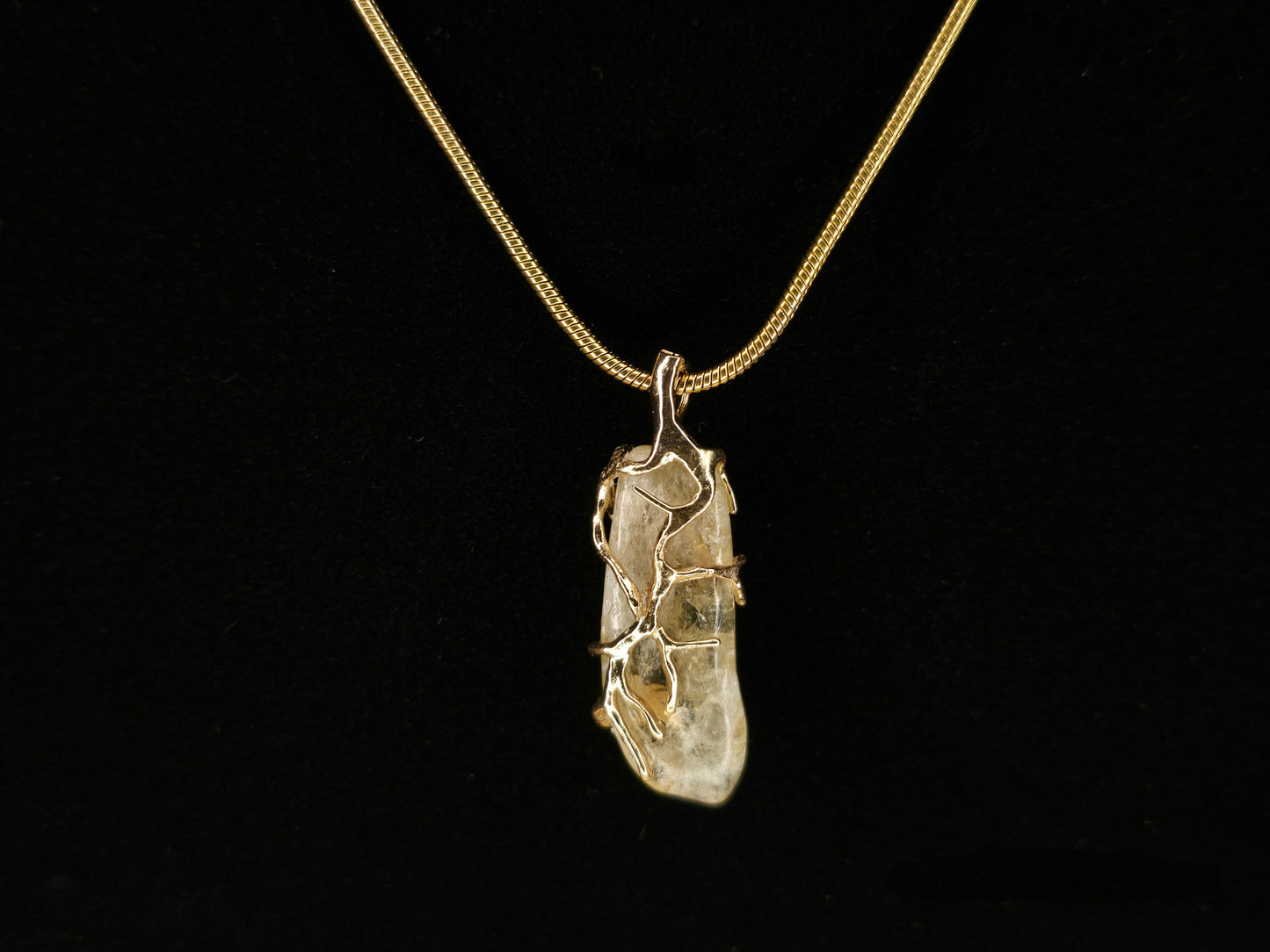 Radiant Citrine Pendant Necklace – Exquisitely Handcrafted with Natural Elegance