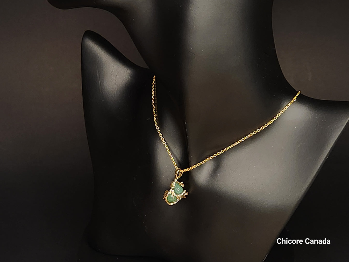 Collier pendentif en jade naturel fait main - Design élégant et intemporel