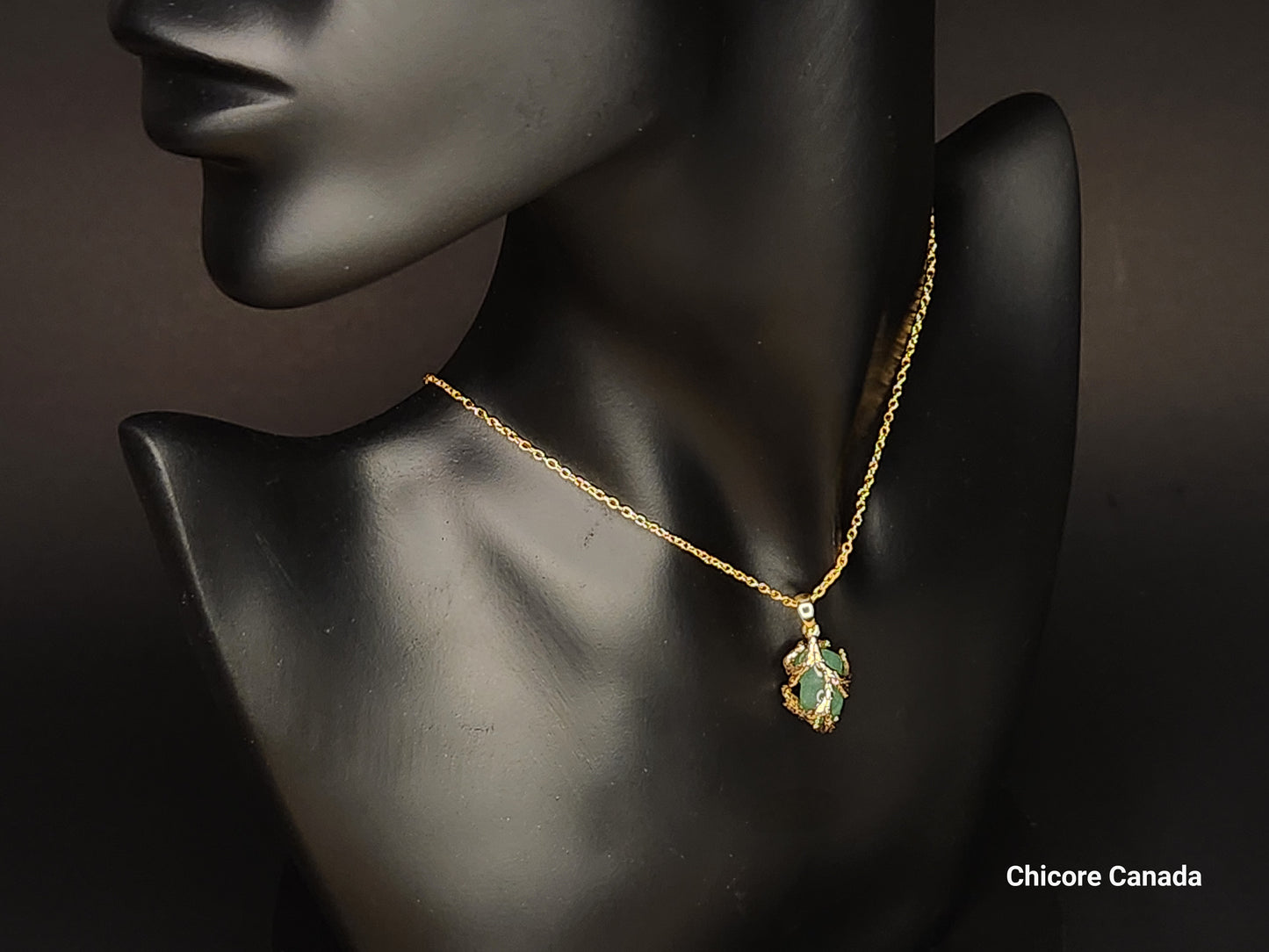 Collier pendentif en jade naturel fait main - Design élégant et intemporel
