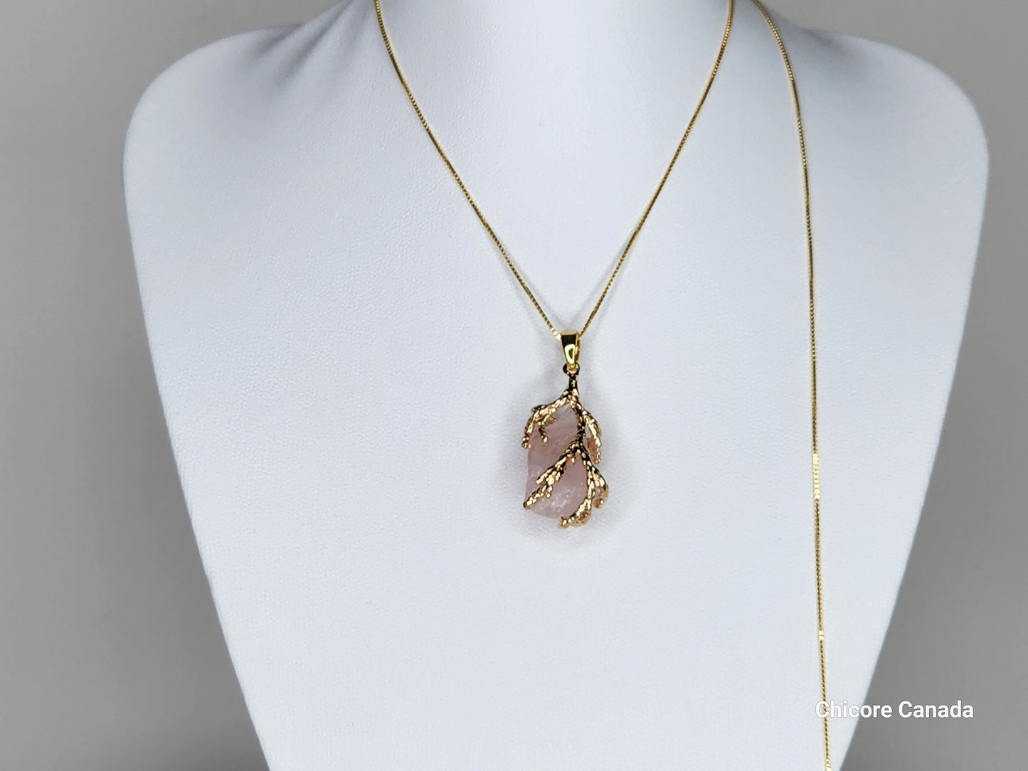 Collier délicat avec pendentif en quartz rose fait à la main et chaîne réglable