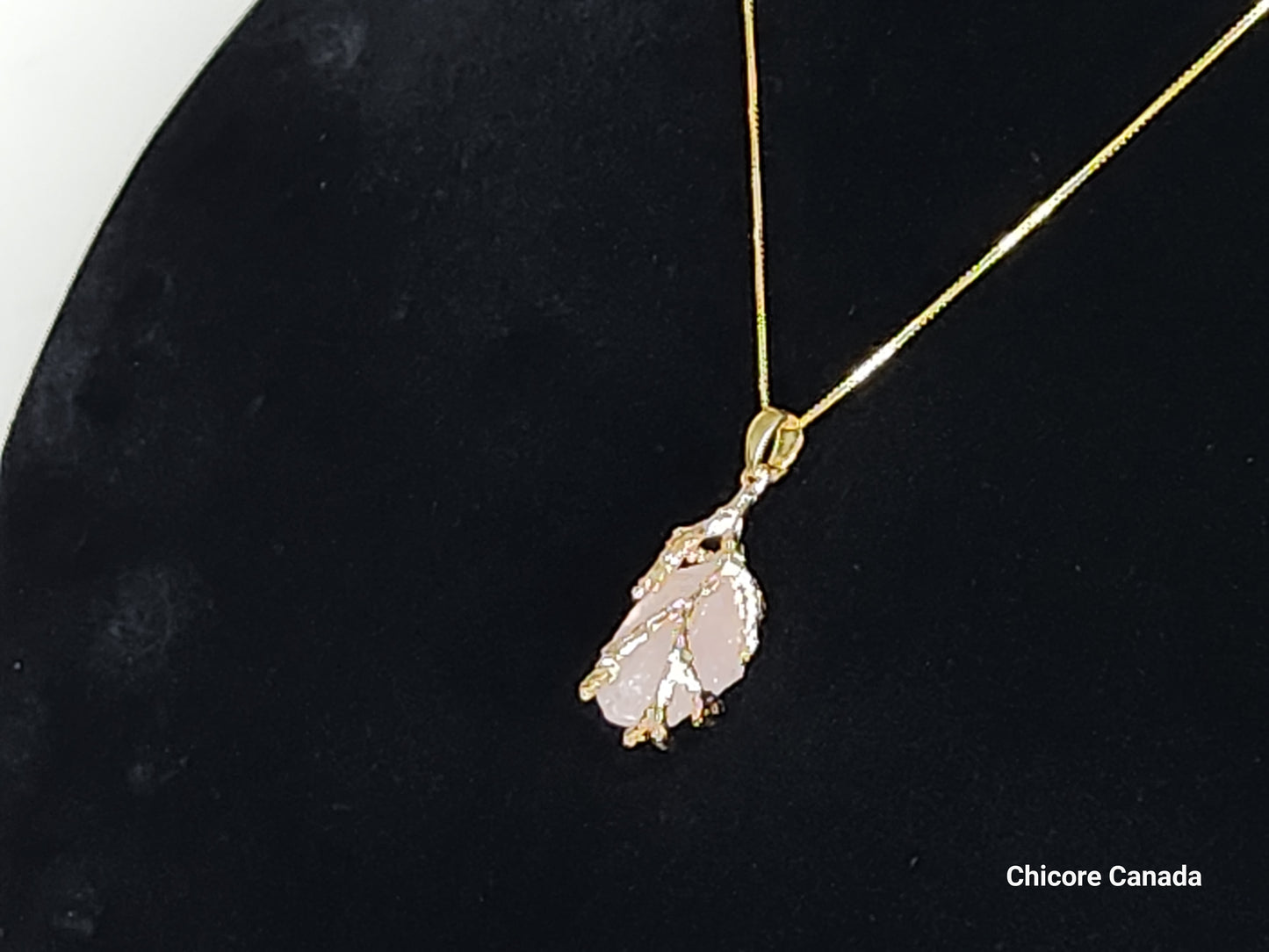 Collier délicat avec pendentif en quartz rose fait à la main et chaîne réglable