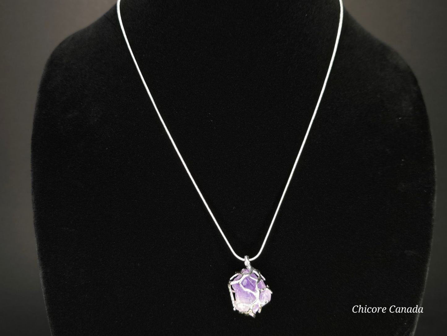 Magnifique collier avec pendentif en pierre naturelle d'améthyste