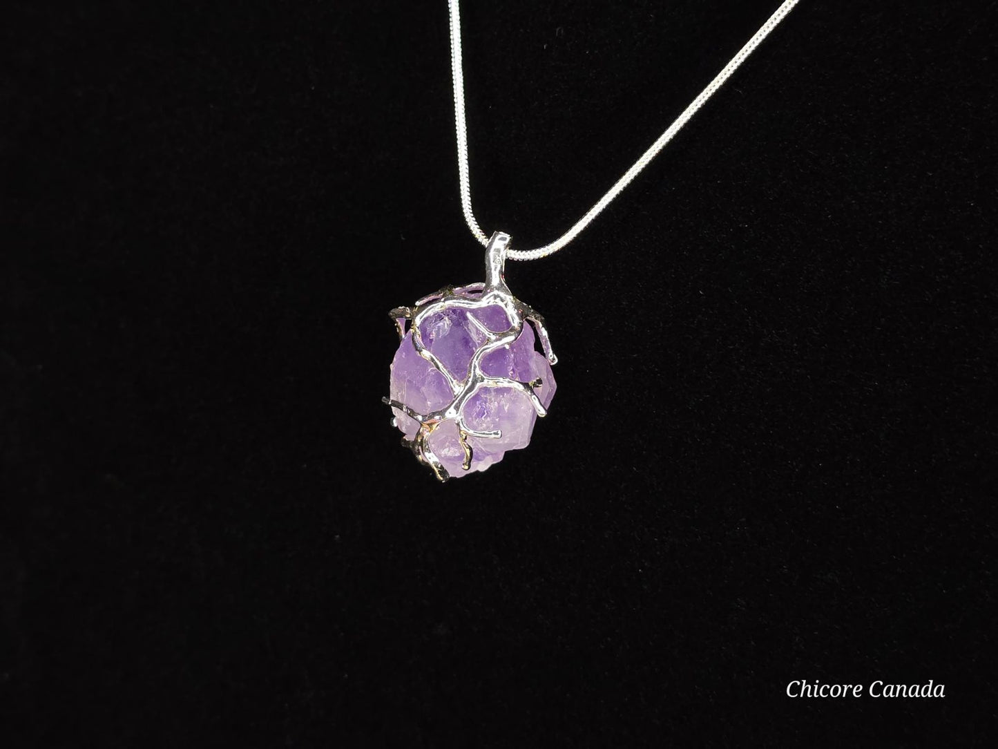 Magnifique collier avec pendentif en pierre naturelle d'améthyste
