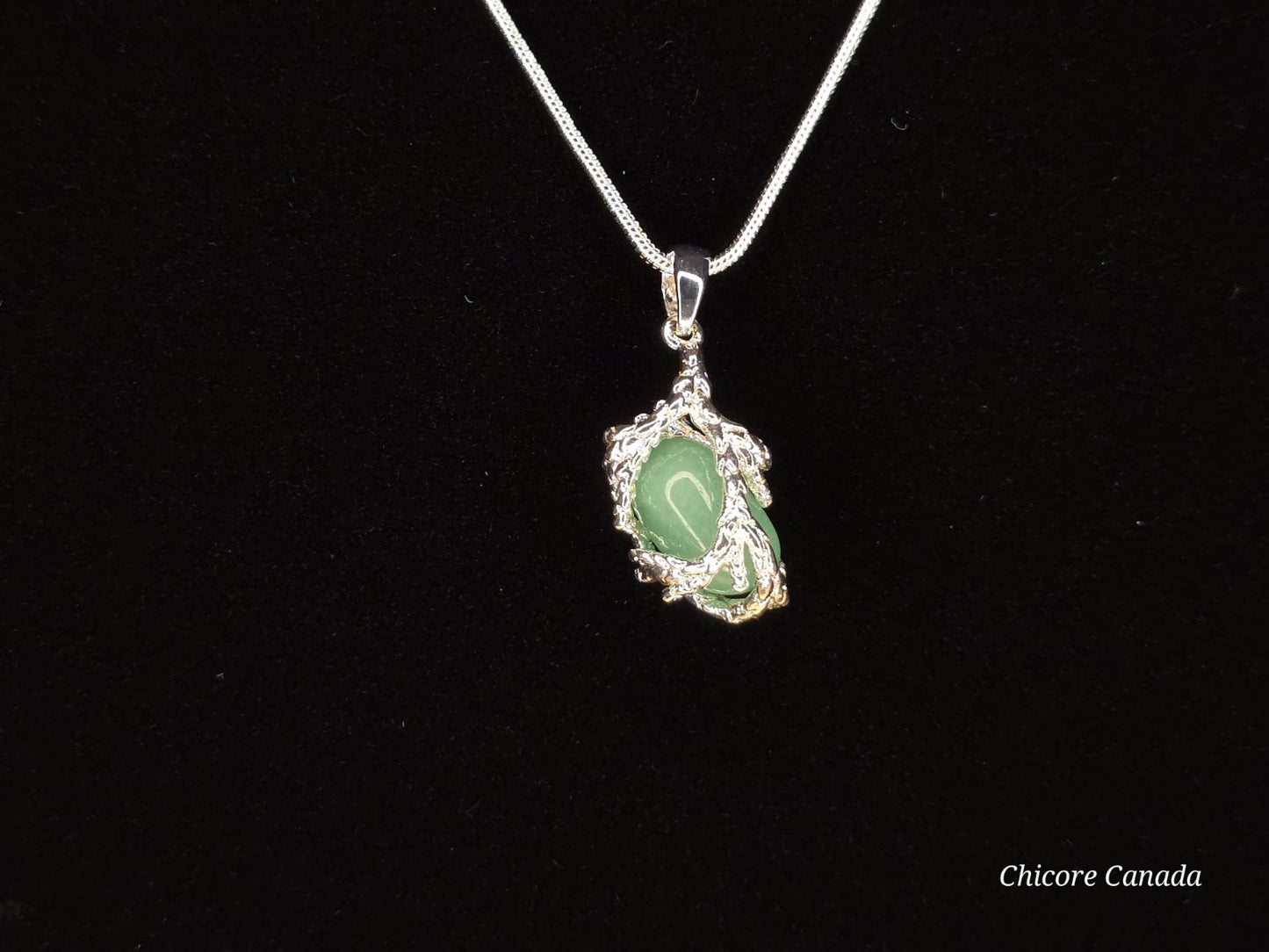 Collier pendentif en jade naturel fait main élégant – Un symbole de grâce intemporelle