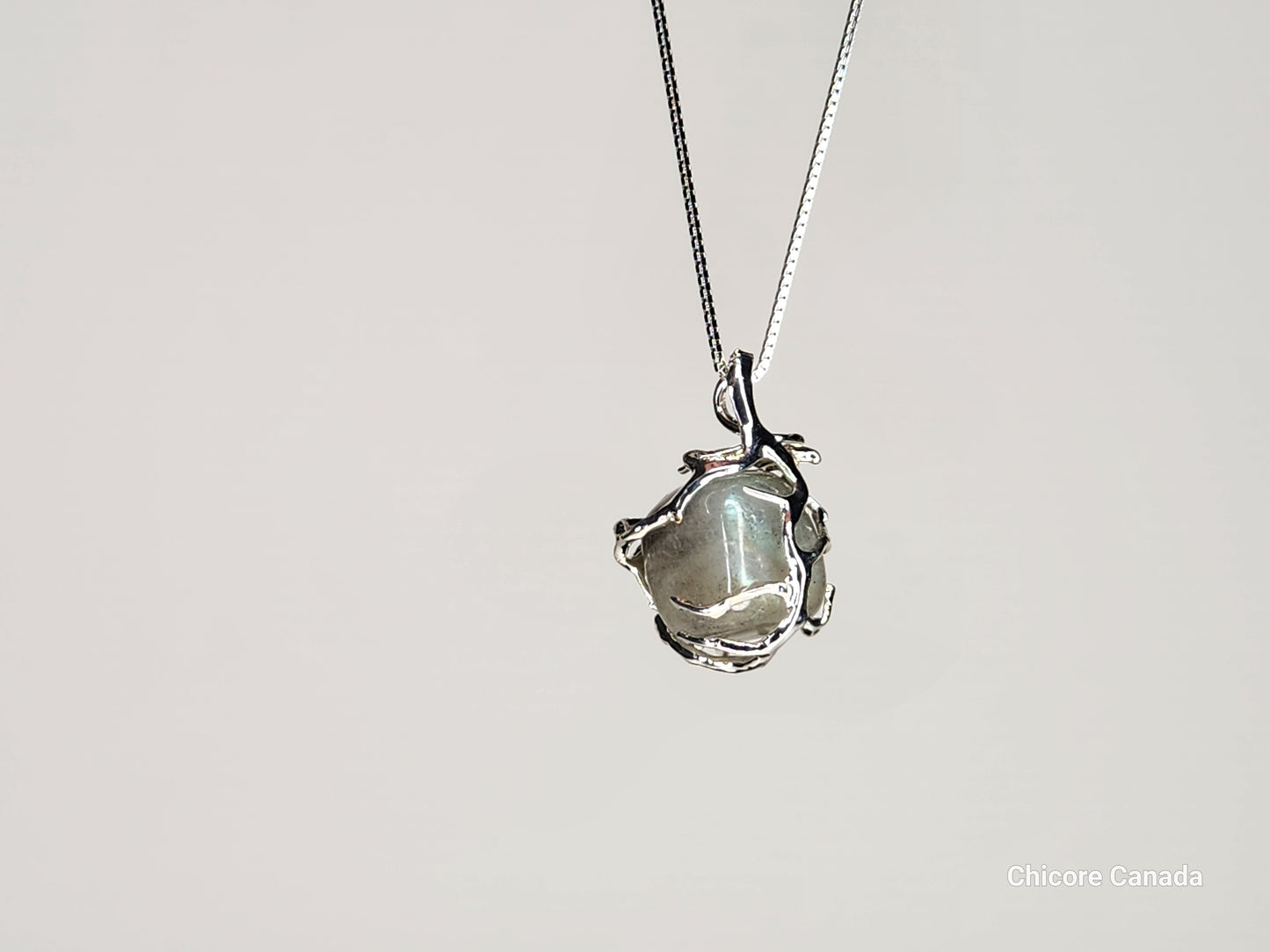Pendentif en pierre de lune naturelle fait à la main avec collier réglable – Design élégant et intemporel