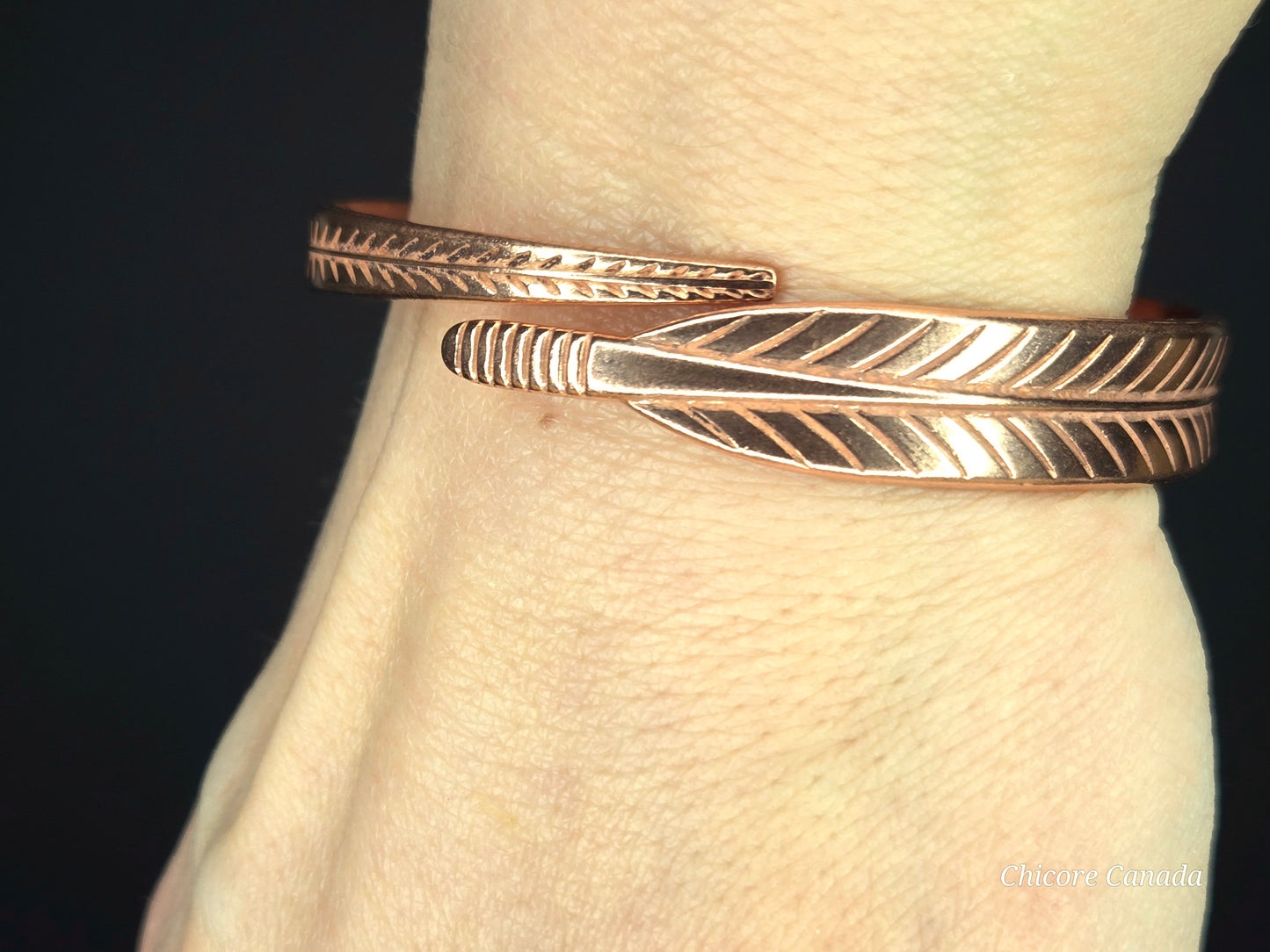 Copper Feather-Inspired Adjustable Bracelet – Unisex Design
