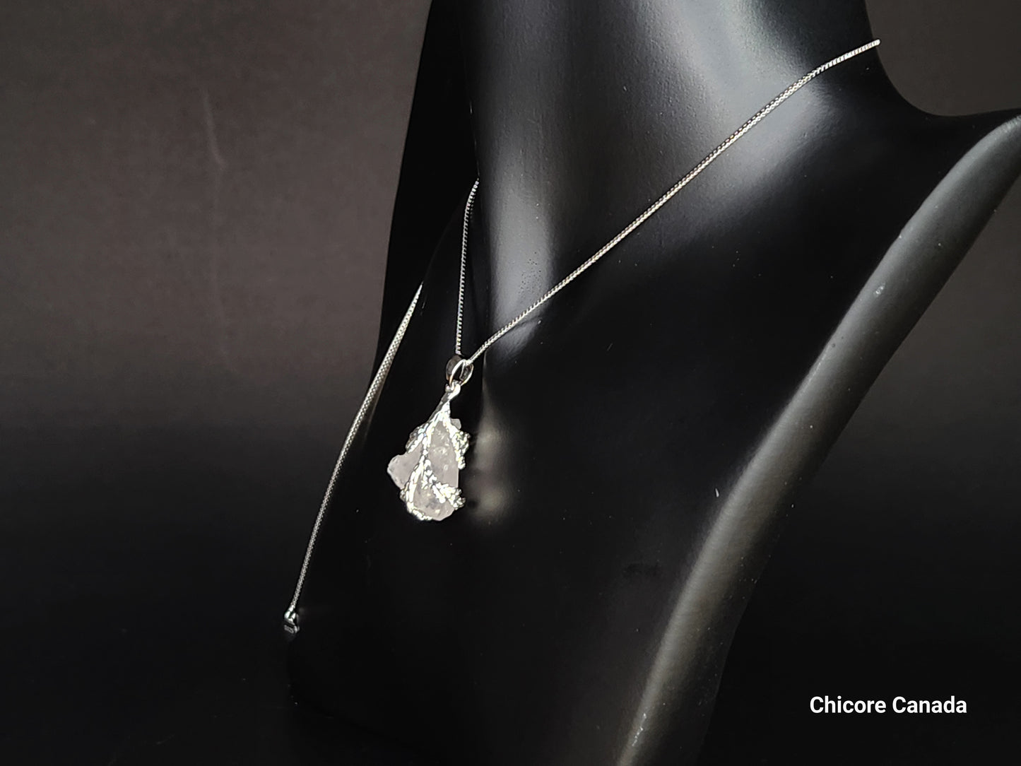 Handmade Delicate Natural Rose Quartz Stone Pendant – Elegant and Timeless Design