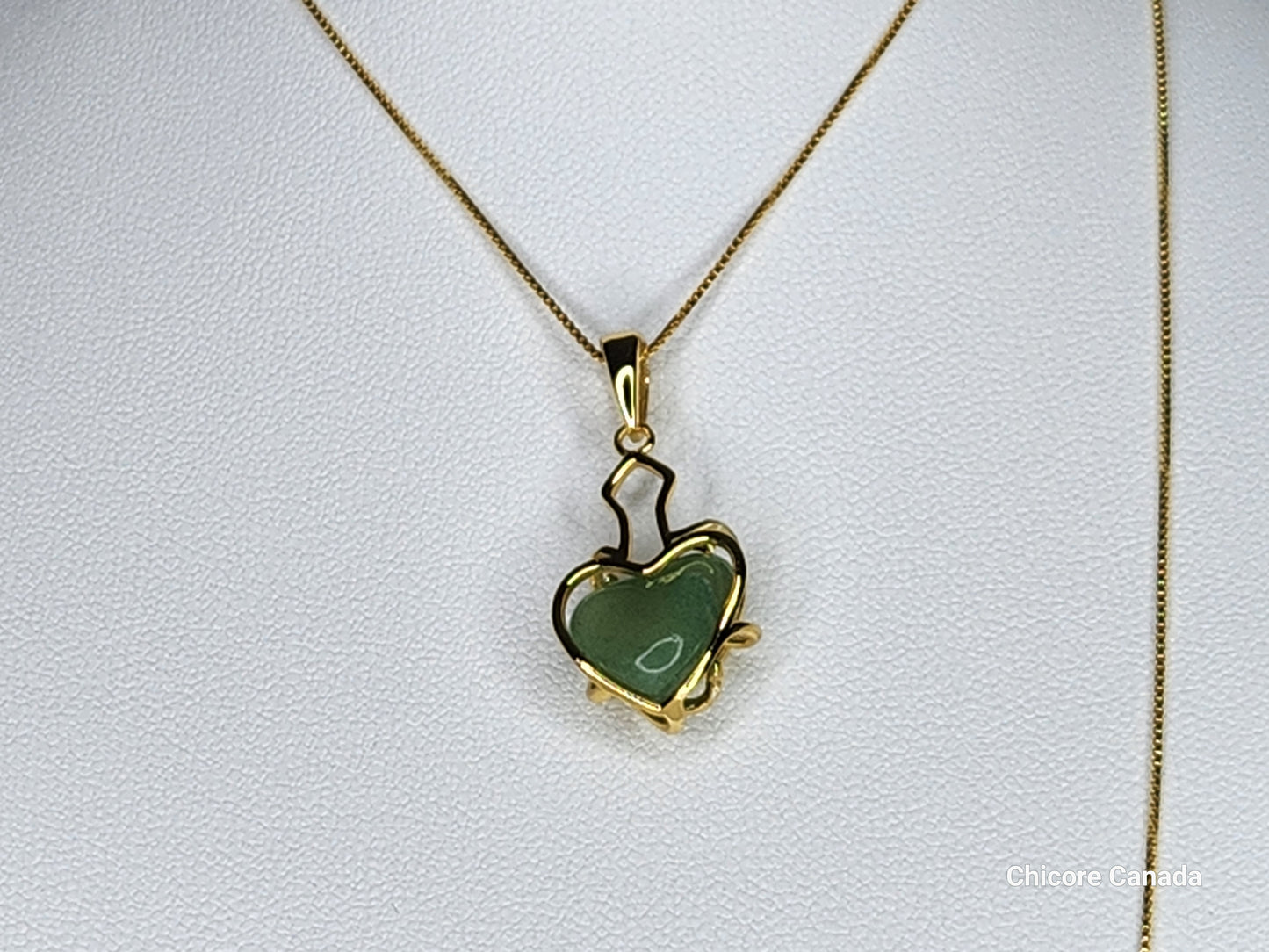 Pendentif délicat en argent sterling 925 en forme de cœur avec jade naturel et collier réglable