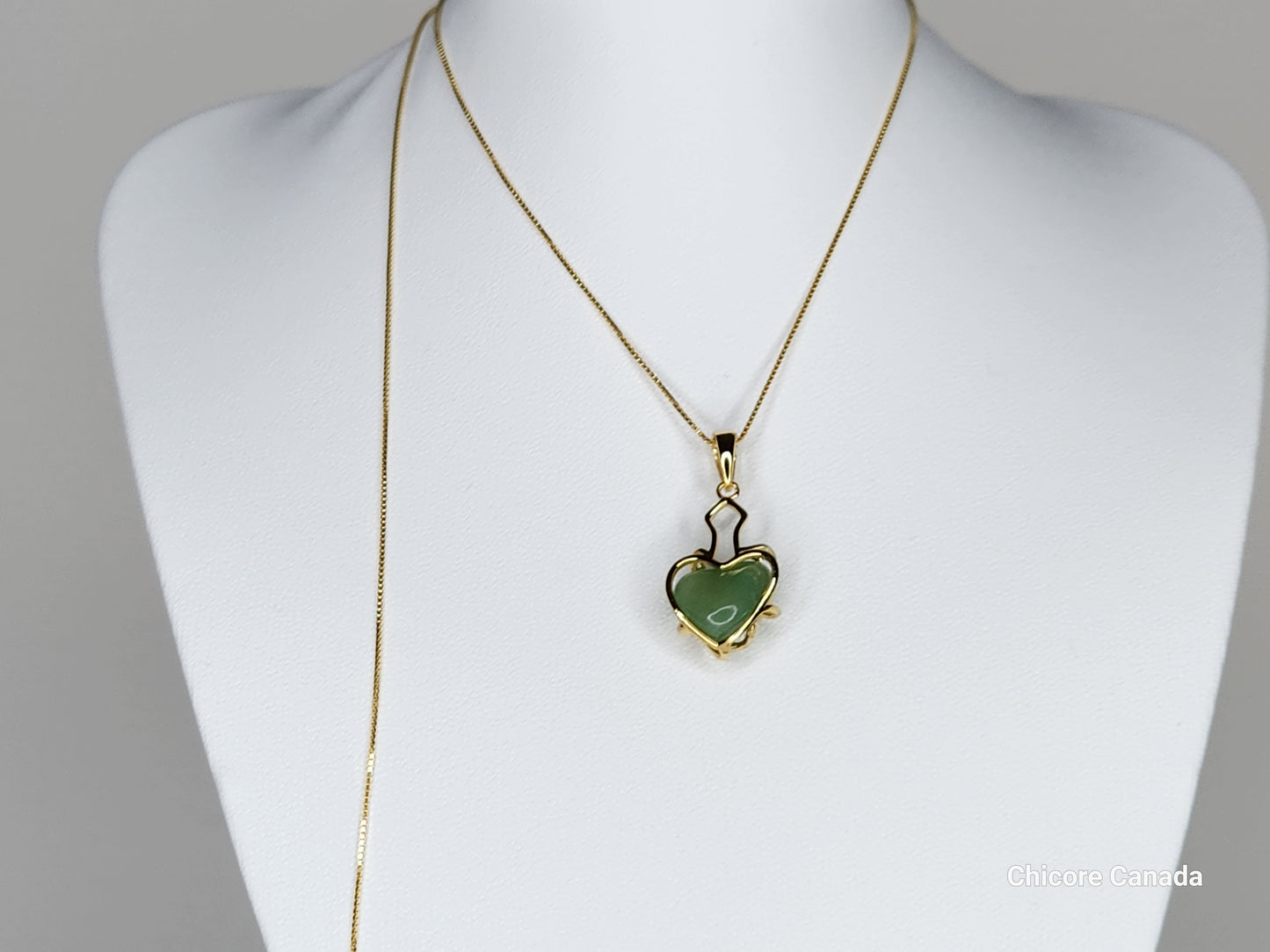 Pendentif délicat en argent sterling 925 en forme de cœur avec jade naturel et collier réglable