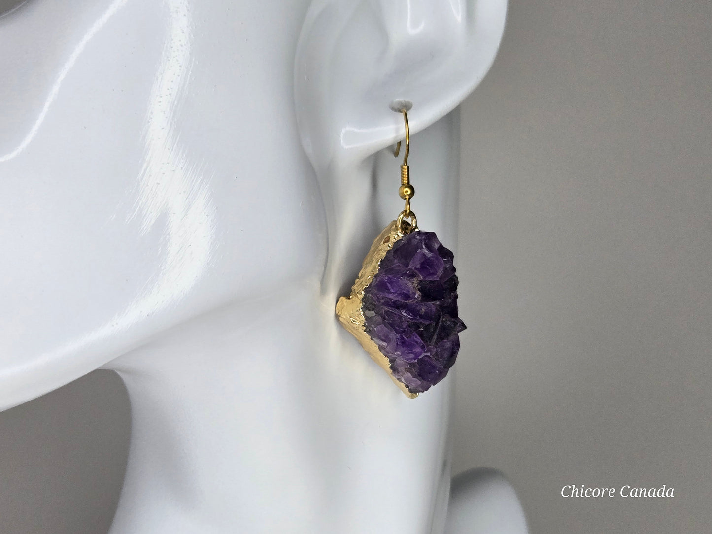 Boucles d'oreilles tendance en grappe d'améthyste d'Asimetrik - Un accessoire frappant et élégant