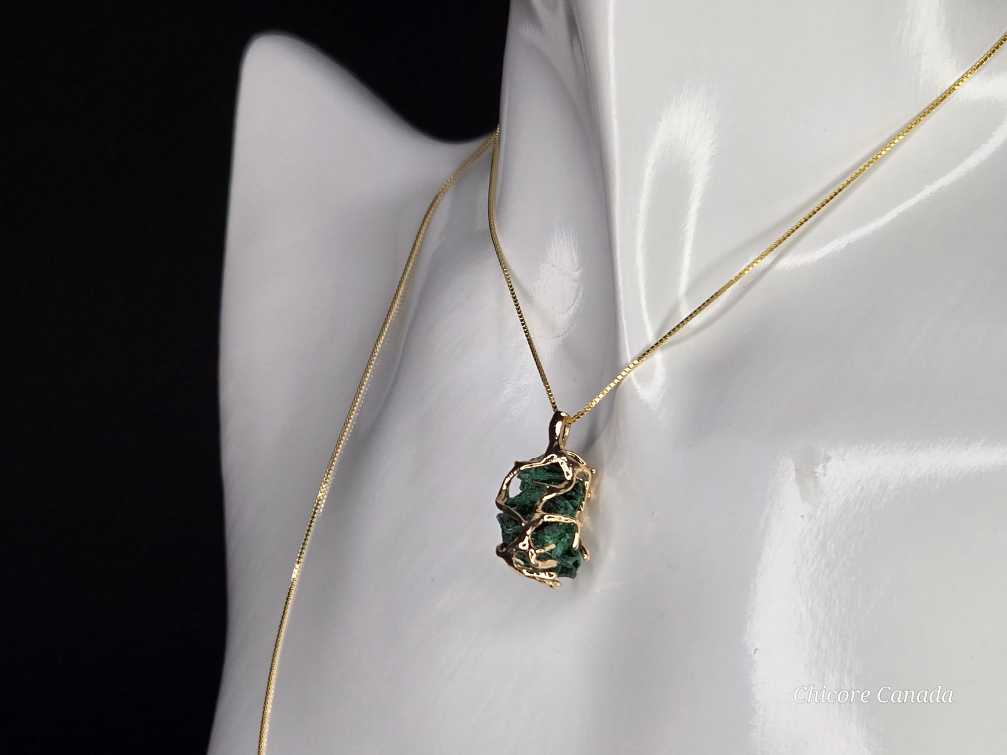 Elegant Raw Malachite Pendant – Handmade Natural Stone Set on 925 Sterling Silver Adjustable Necklace