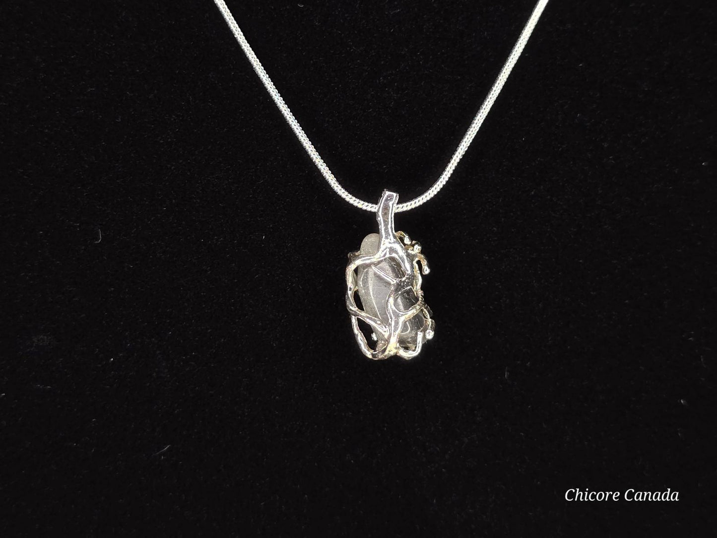 Handmade Delicate Labradorite Natural Stone Pendant Necklace