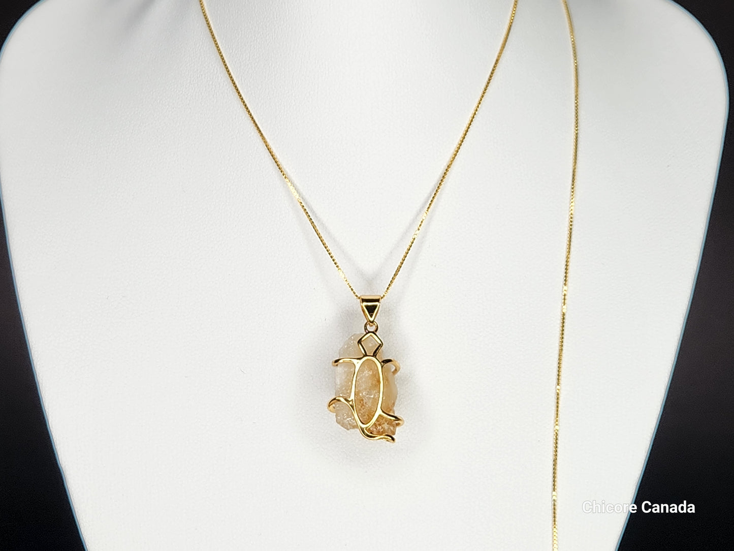 Collier pendentif artisanal en citrine brute naturelle à longueur réglable