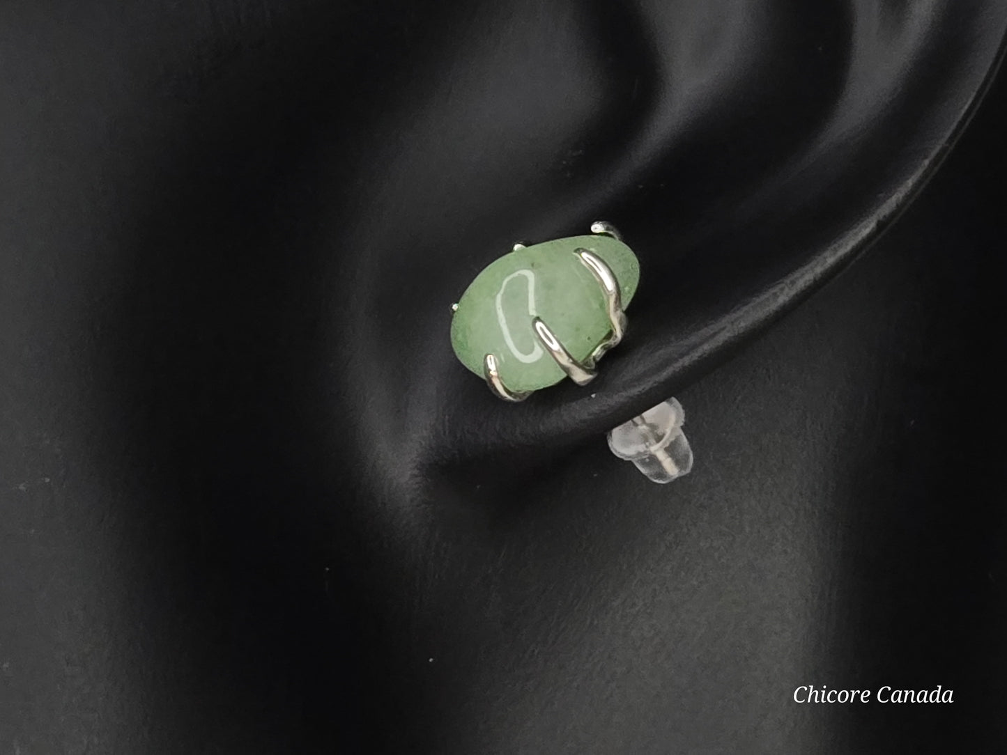 Boucles d'oreilles à tige en argent fabriquées à la main avec du jade véritable