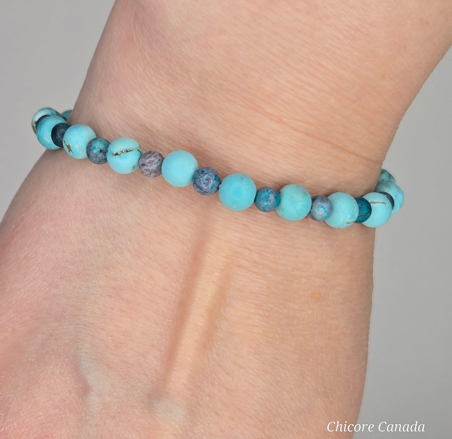 Artisan-Crafted Turquoise Bracelet – A Touch of Refined Earthly Luxury
