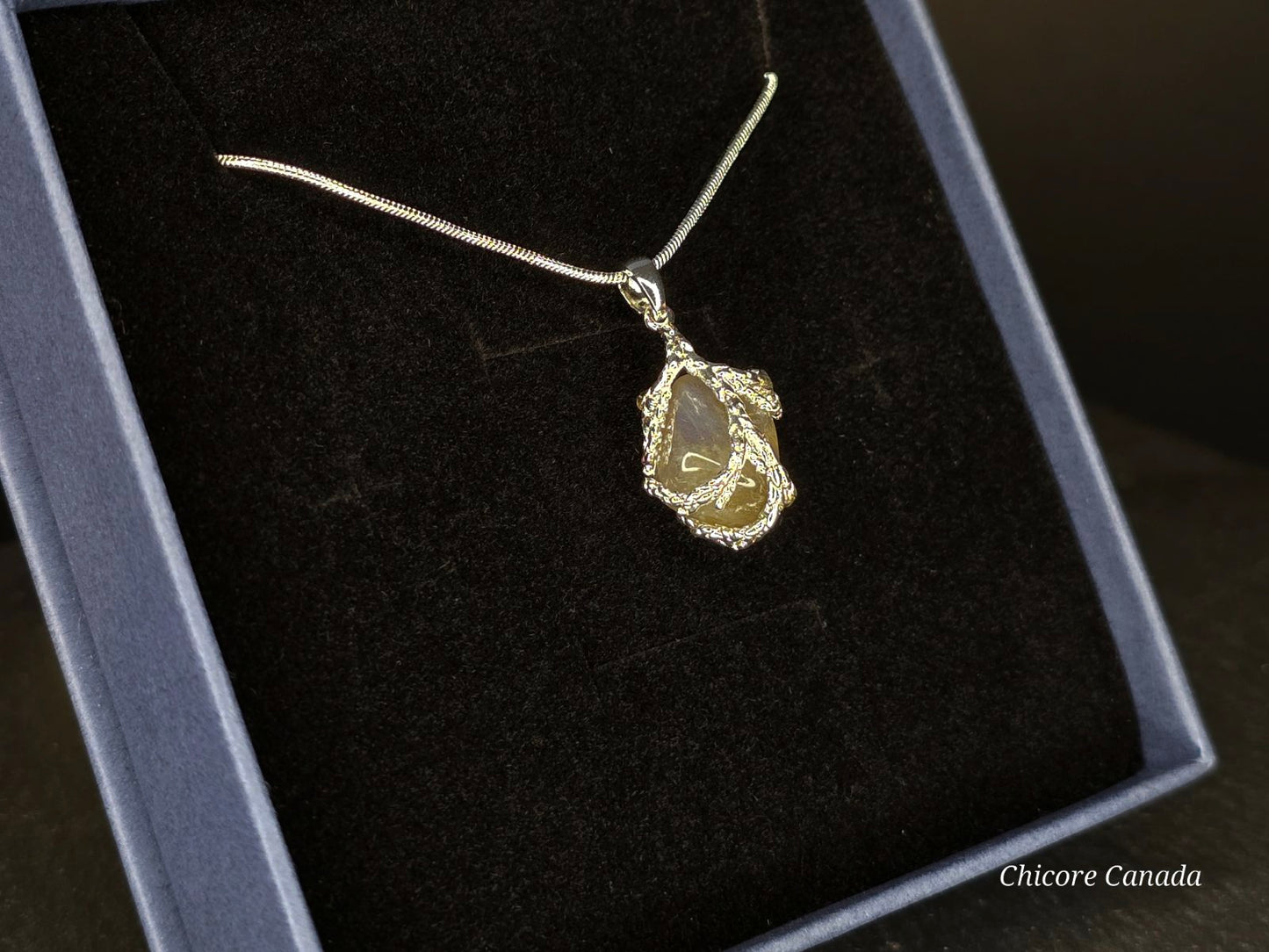 Collier pendentif en pierre de lune naturelle fait main exquis – une touche d’élégance intemporelle