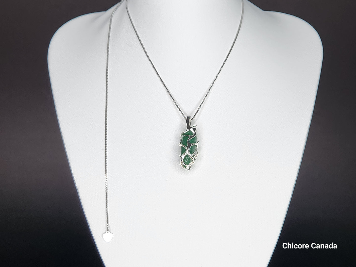 Pendentif en jade naturel fait main chic avec collier à longueur réglable