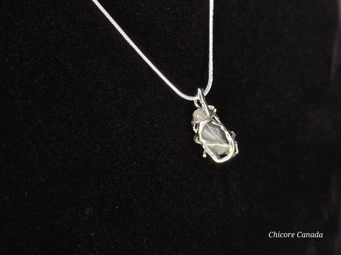 Handmade Delicate Labradorite Natural Stone Pendant Necklace