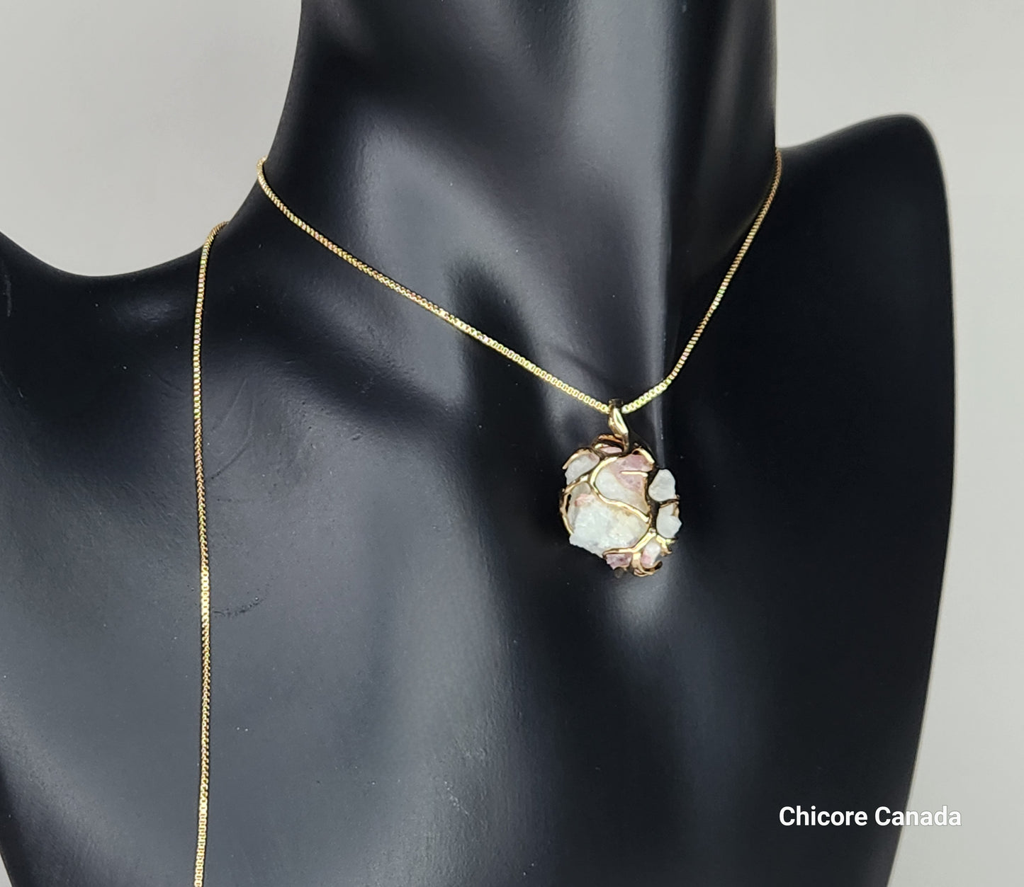 Collier pendentif en tourmaline rose naturelle brute fait main – Une élégance sophistiquée