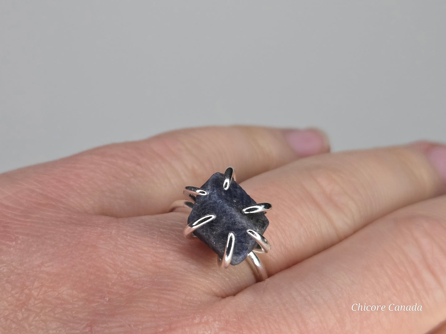 Eternal Elegance: Exquisite Handmade Natural Sapphire Ring