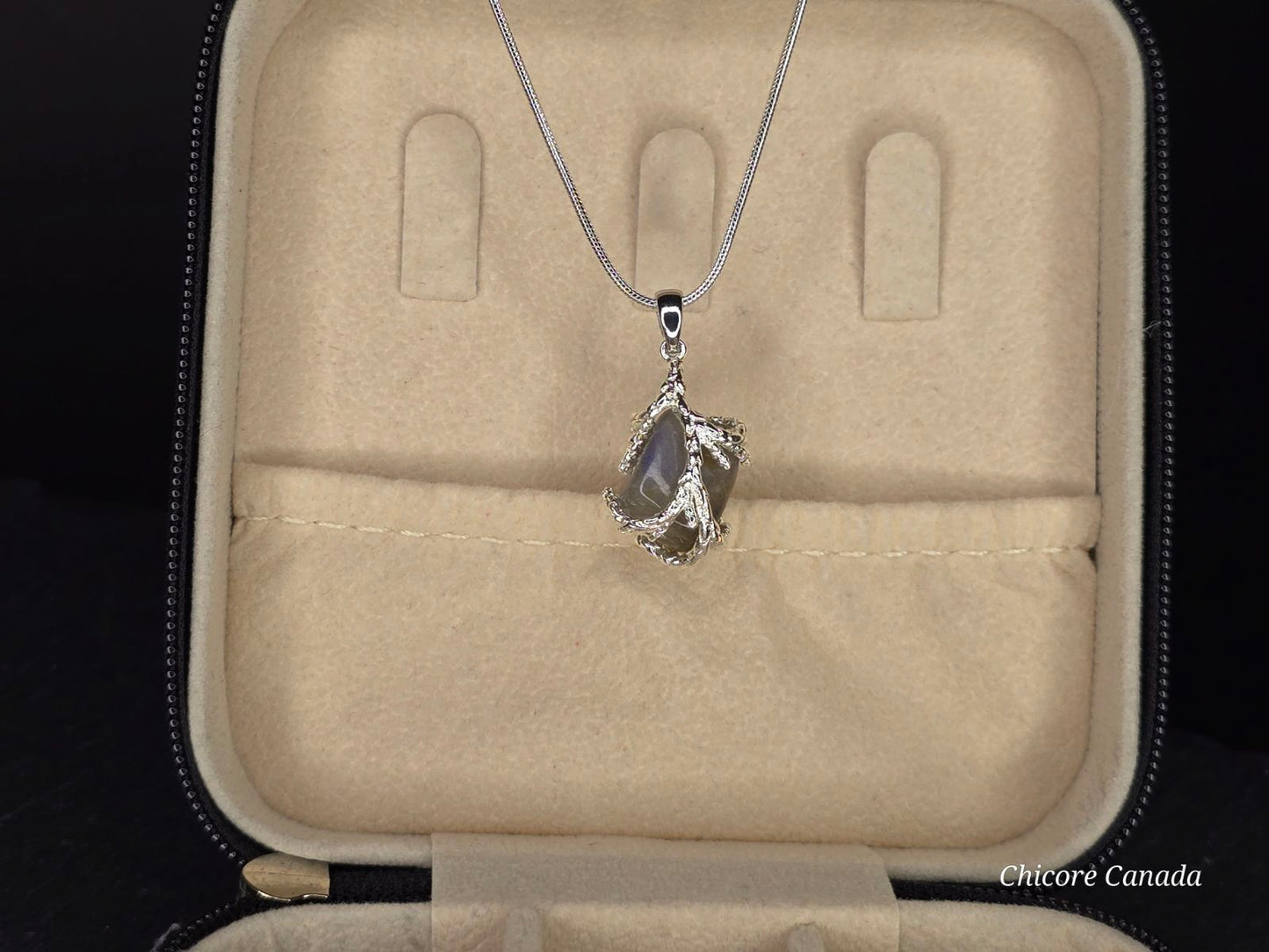 Collier pendentif en pierre de lune naturelle fait main exquis – une touche d’élégance intemporelle