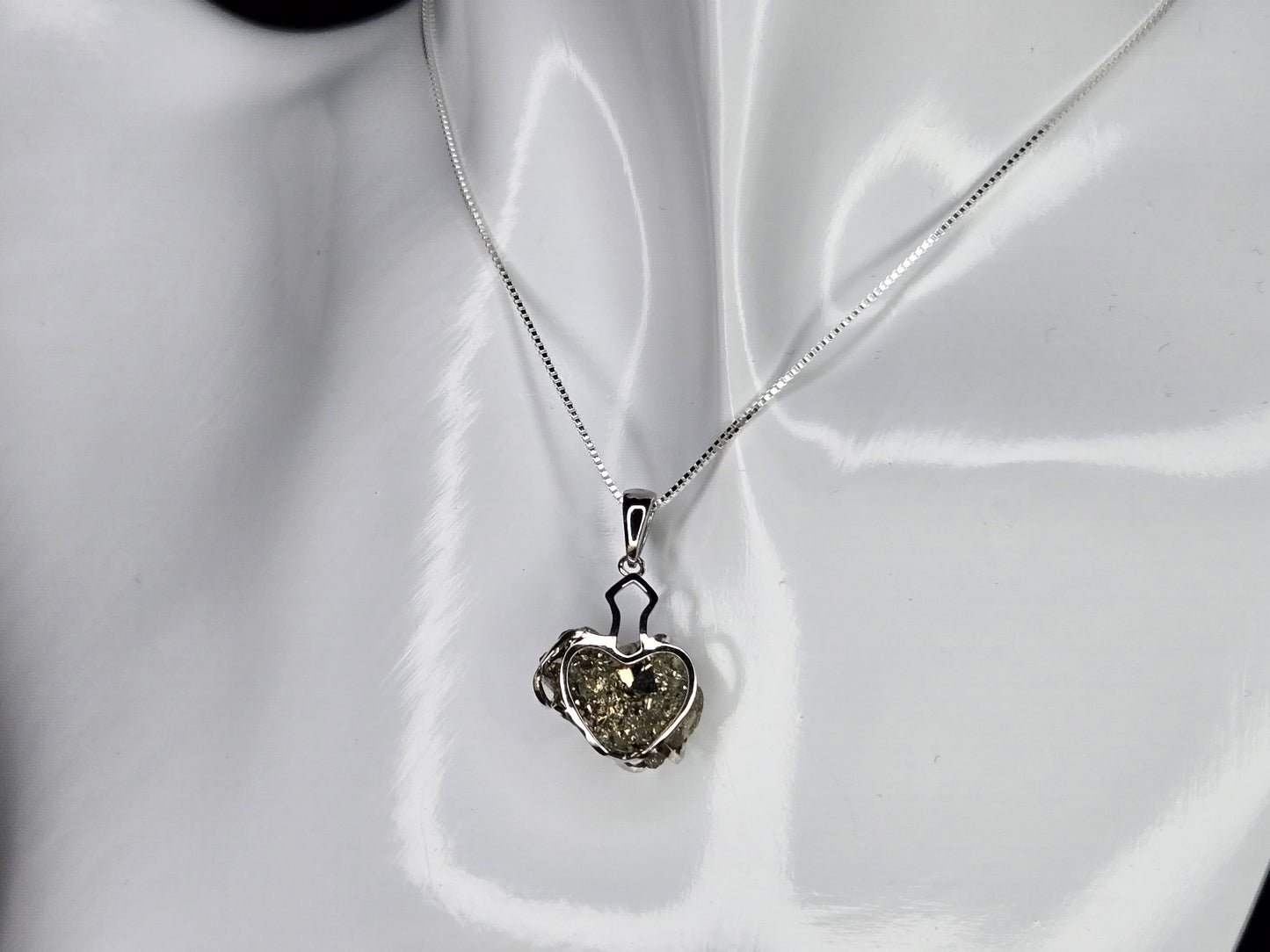 Timeless Elegance – Heart-Shaped Pyrite Pendant in 925 Sterling Silver with Adjustable Chain
