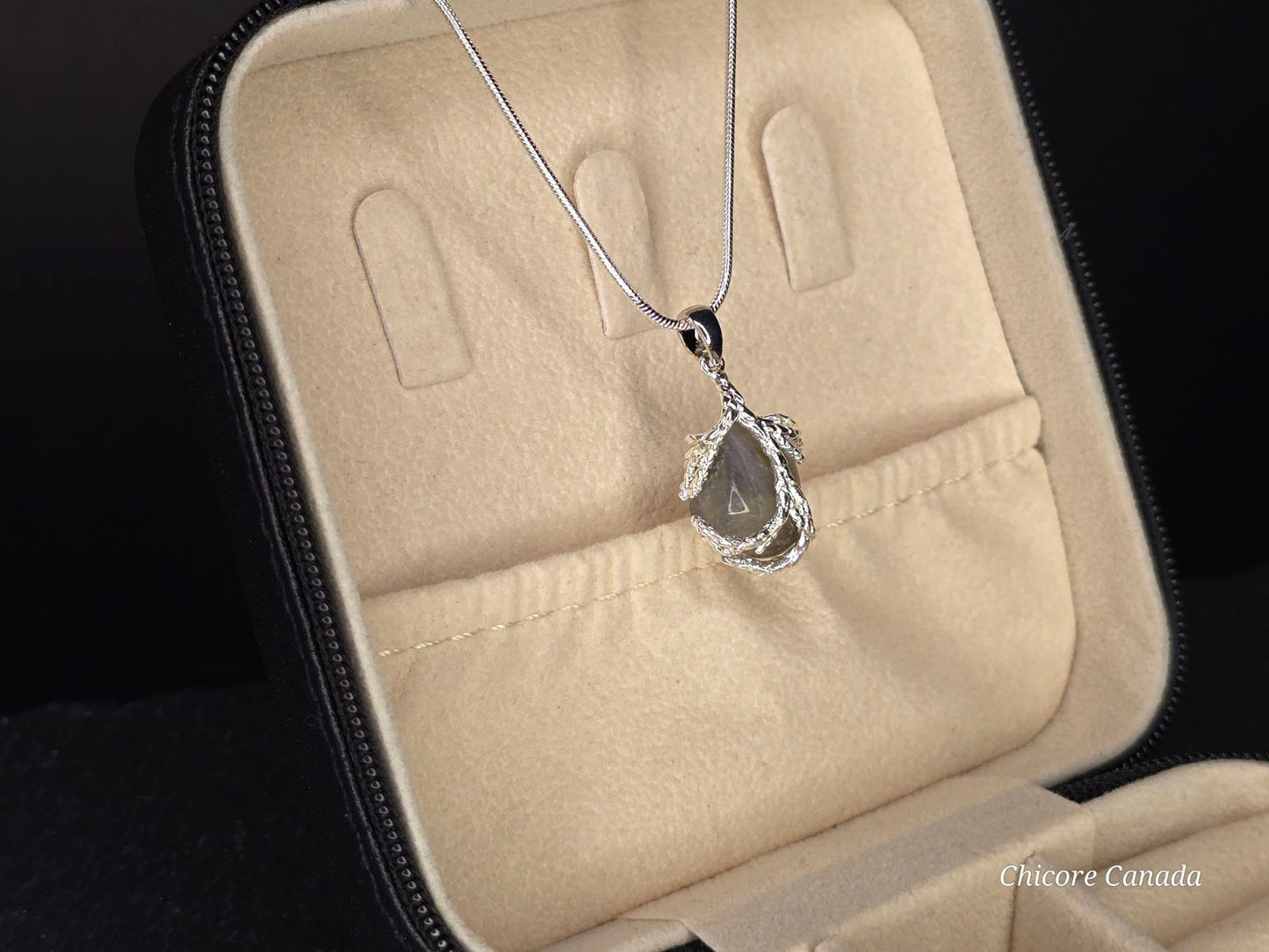 Collier pendentif en pierre de lune naturelle fait main exquis – une touche d’élégance intemporelle