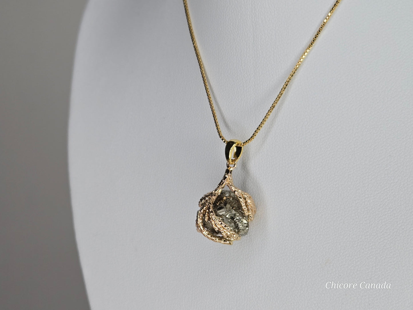 Pendentif luxueux en pyrite brute fait à la main avec collier réglable en argent sterling 925