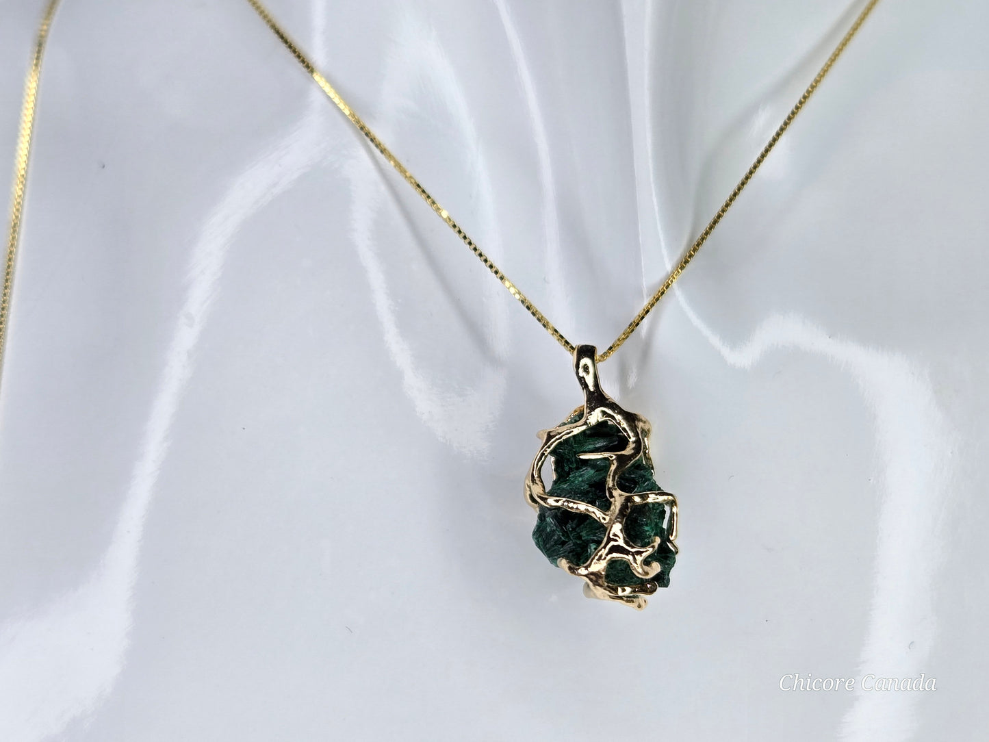 Elegant Raw Malachite Pendant – Handmade Natural Stone Set on 925 Sterling Silver Adjustable Necklace