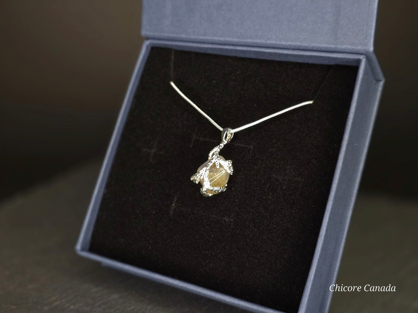 Collier pendentif en pierre de lune naturelle fait main exquis – une touche d’élégance intemporelle