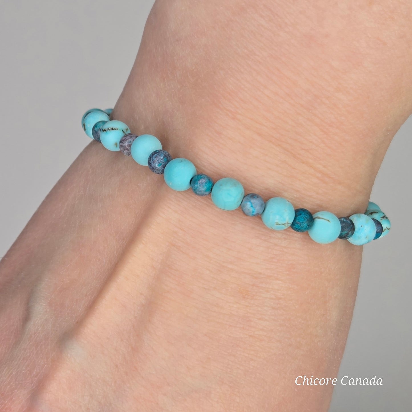 Artisan-Crafted Turquoise Bracelet – A Touch of Refined Earthly Luxury