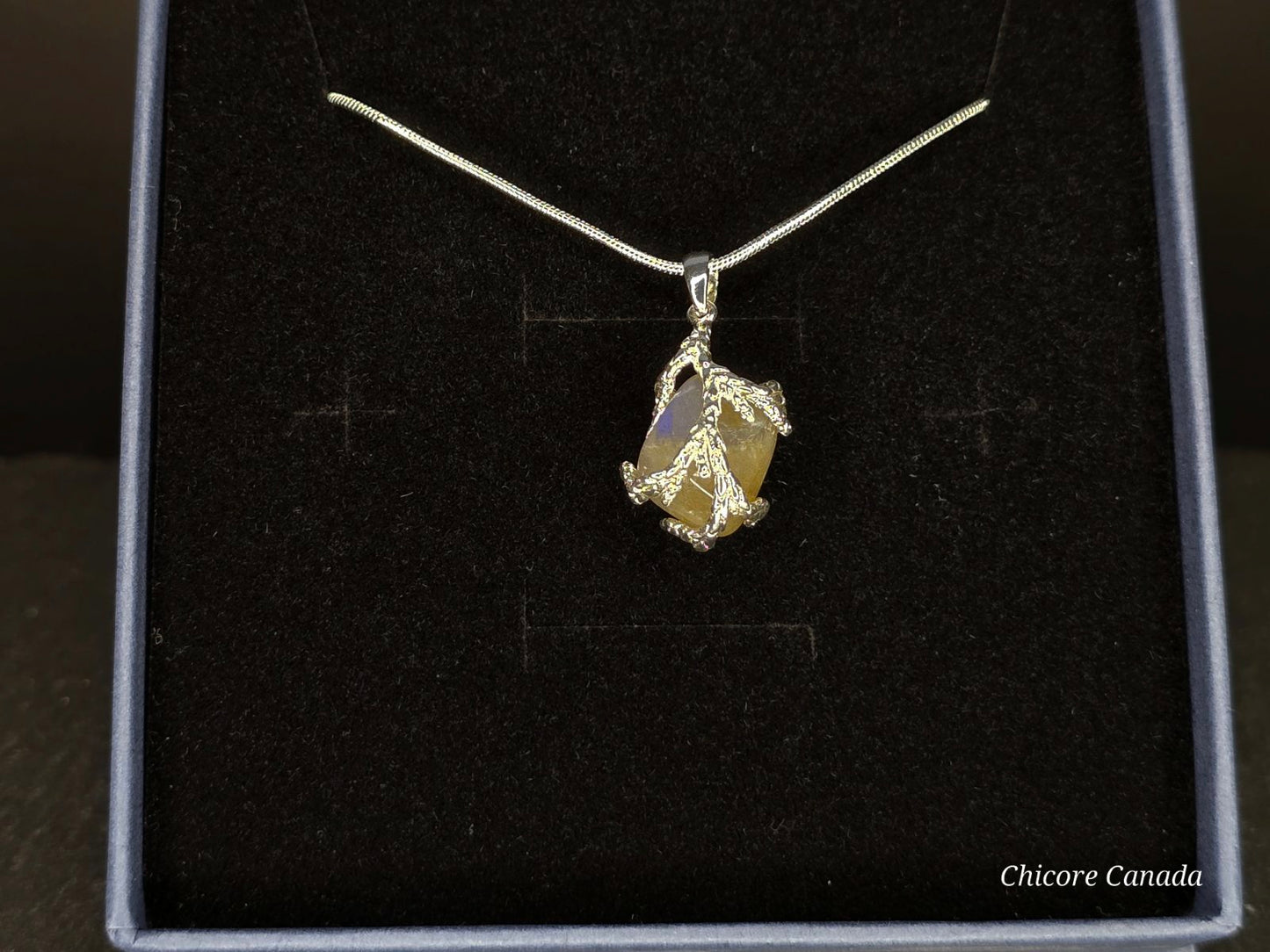 Collier pendentif en pierre de lune naturelle fait main exquis – une touche d’élégance intemporelle