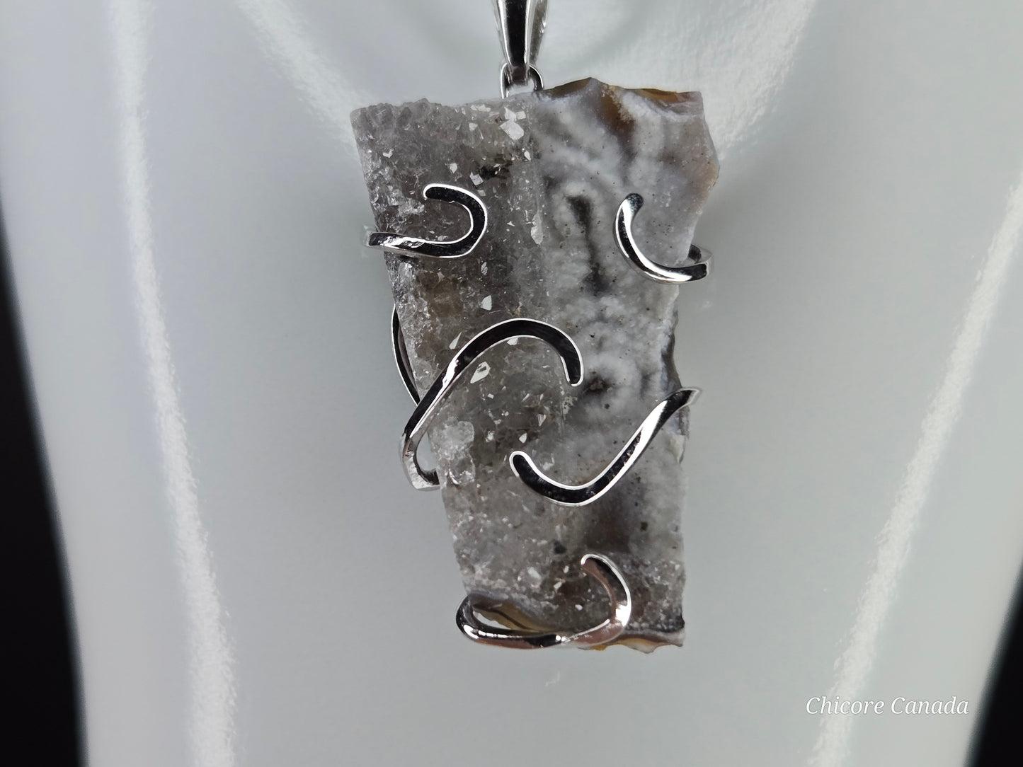 Sparkling Agate Geode Pendant & 925 Sterling Silver Adjustable Necklace