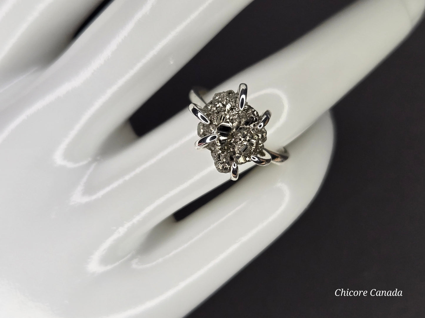 Bague ajustable en pyrite brute faite à la main – Élégance naturelle