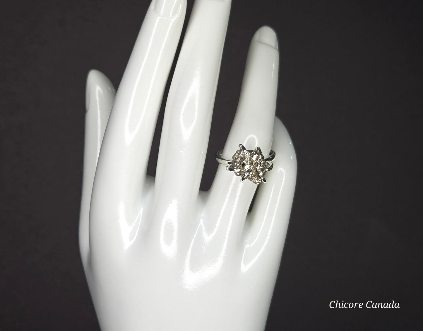 Bague ajustable en pyrite brute faite à la main – Élégance naturelle