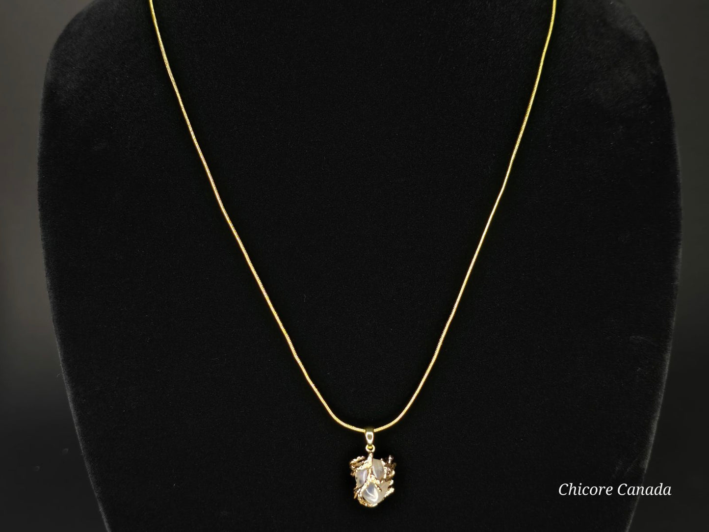 Handmade Natural Moonstone Pendant Necklace – Exceptionally Delicate and Elegant Design