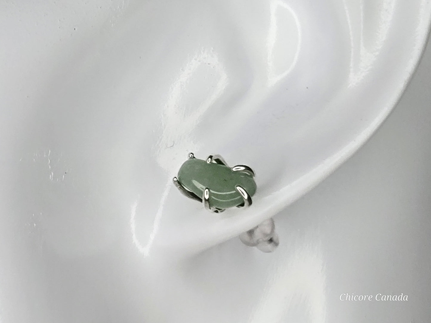 Boucles d'oreilles à tige en argent fabriquées à la main avec du jade véritable