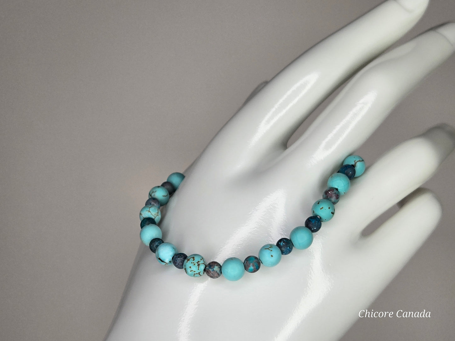 Artisan-Crafted Turquoise Bracelet – A Touch of Refined Earthly Luxury