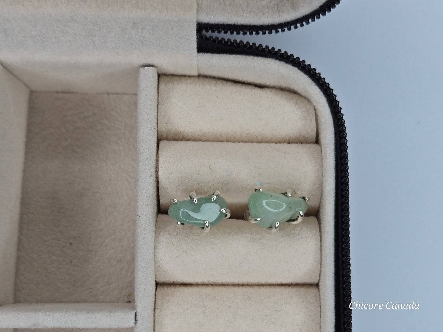 Boucles d'oreilles à tige en argent fabriquées à la main avec du jade véritable