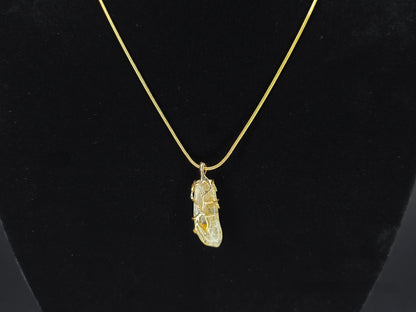 Collier pendentif en citrine radieuse – Fabriqué à la main avec élégance naturelle