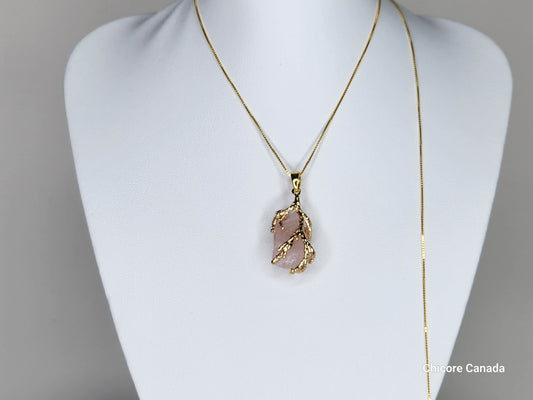 Collier délicat avec pendentif en quartz rose fait à la main et chaîne réglable