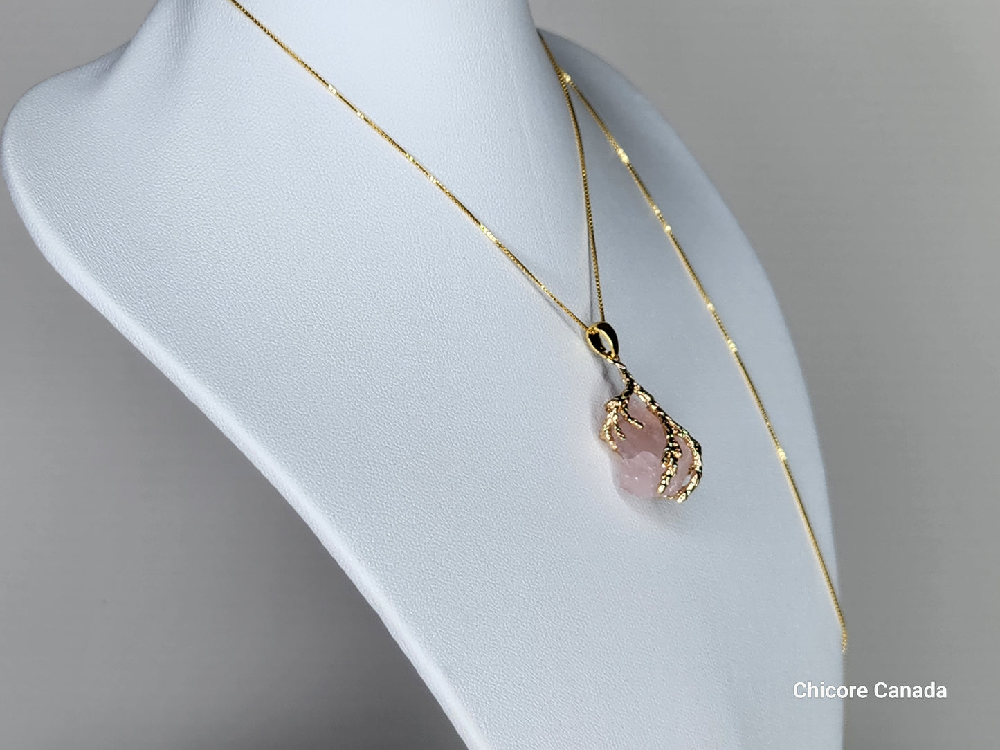 Collier délicat avec pendentif en quartz rose fait à la main et chaîne réglable