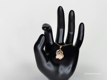 Collier délicat avec pendentif en quartz rose fait à la main et chaîne réglable