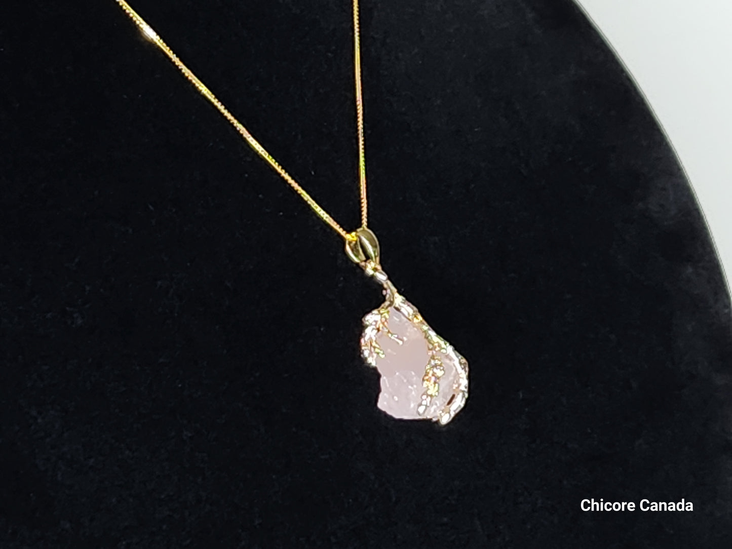 Collier délicat avec pendentif en quartz rose fait à la main et chaîne réglable