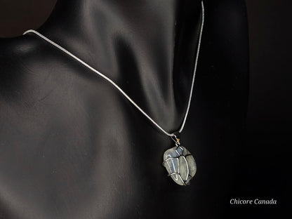 Collier pendentif en pierre de lune naturelle fait main - Design élégant et délicat
