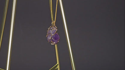 Collier avec pendentif en améthyste : beauté naturelle