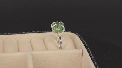 Bague délicate ajustable en jade vert