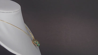 Un élégant collier pendentif en malachite verte brute avec chaîne réglable - Adoptez la transformation et l'équilibre