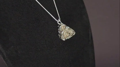 Collier pendentif en pyrite exquis fait à la main - Une élégance luxueuse dans chaque détail