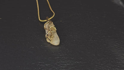 Collier pendentif en citrine brésilienne : le joyau doré du luxe et de la prospérité